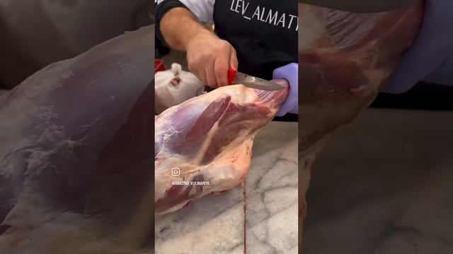 Где находиться лимфоузел бараньей  ноге !!!!!!