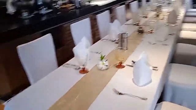 chef are busy to setup the buffet смотреть онлайн