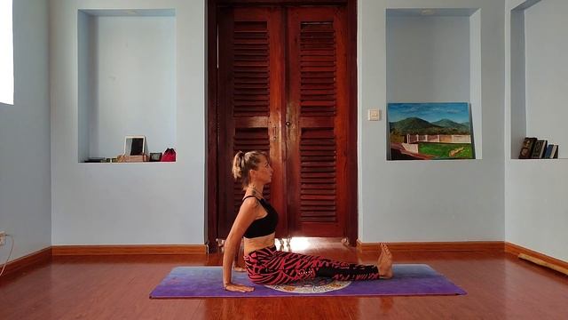 Урок йоги. Разминка для начинающих. смотреть онлайн