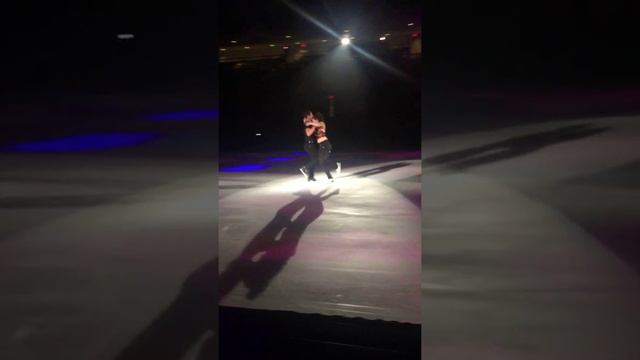Tessa and Scott good kisser CNE 2015 смотреть онлайн