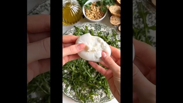 Beetroot Burrata Salad смотреть онлайн