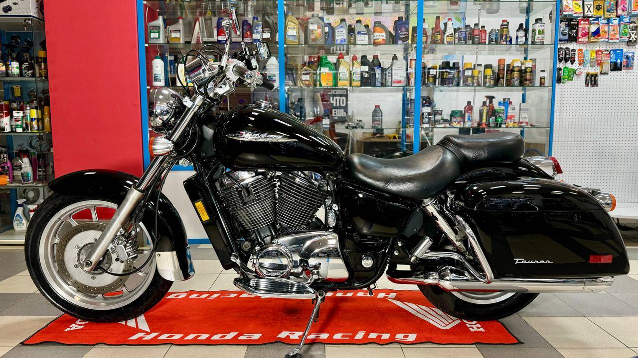 Honda VT1100 Shadow Ace Tourer