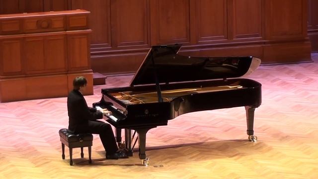 Dmitry Kalashnikov (piano): Bach-Siloti - Praeludium h-moll смотреть онлайн