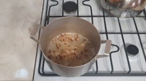 Кулеш, очень вкусная пшённая каша с тушёнкой