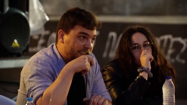 Χαλάνδρι Ενάντια - Διοικήσεις έως το 2014 Οι ένοικοι της δεξιάς πολυκατοικίας смотреть онлайн