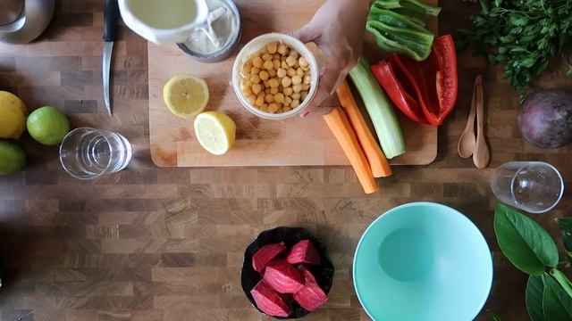 DELICIOUS CREAMY EASY FAST 3 WAYS HUMMUS смотреть онлайн