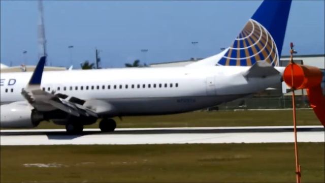 **REVERSE OPS** United Airlines 737-800 N73276 Landing In Grand Cayman(MWCR) смотреть онлайн