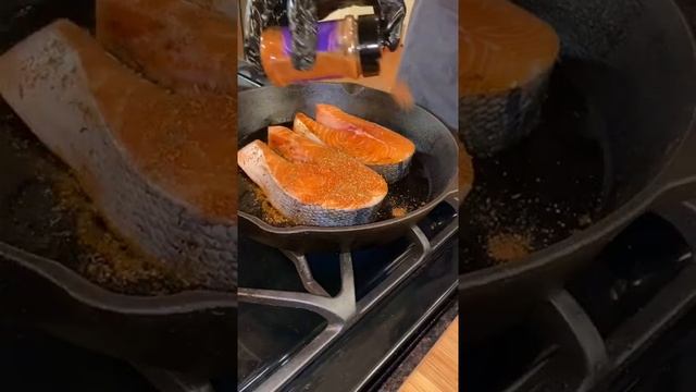 How to make Blackened Salmon Steaks ⏰ One Minute Recipe смотреть онлайн