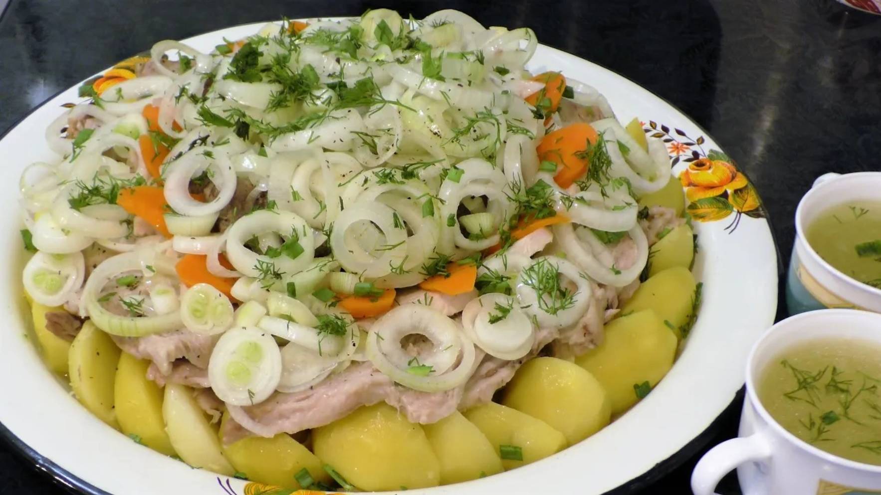 Наш любимый Бешбармак. БЕШБАРМАК НЕ ПО КАЗАХСКИ. Бешбармак домашний праздничный. смотреть онлайн