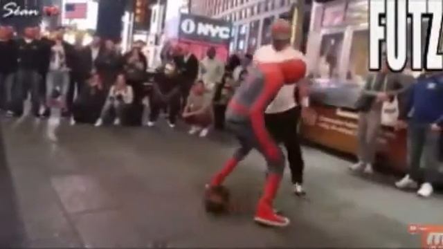 Ronaldinho VS Sean Garnier Freestyle Battle HD смотреть онлайн