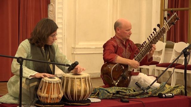 The fragment of the composition based on Raga Kirwani. Alexander Konanchuk – sitar. 4K. смотреть онлайн