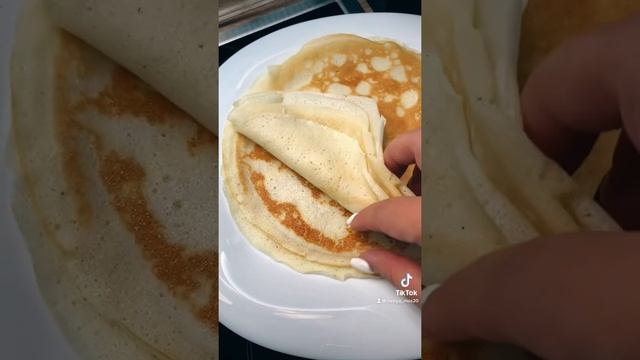Блинчики на завтрак! А кто вас научил жарить блинчики? смотреть онлайн