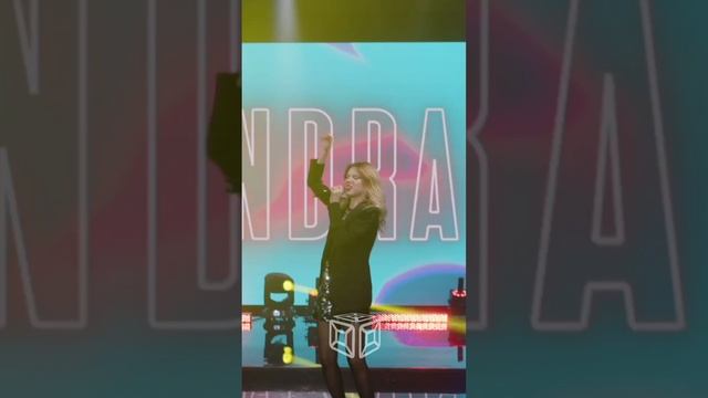 SANDRA TOP - Плачет ее сердце смотреть онлайн