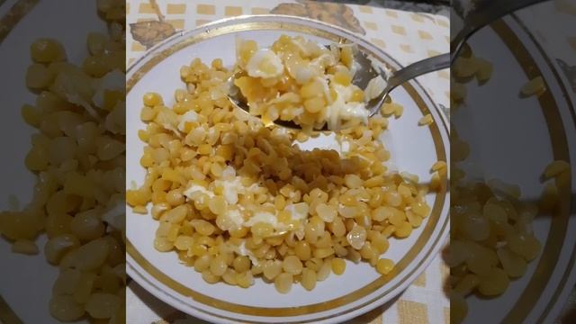 241004 Отварной горох со сливочным маслом, репчатым луком и тёртым сыром. Сливочное масло, лук, сыр смотреть онлайн