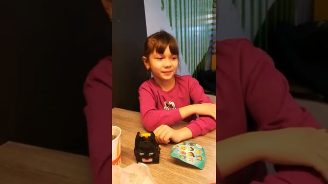 Бетмэн в Макдональдс смотреть онлайн