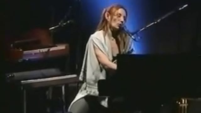 Tori Amos-11-19-02-Tsongas Arena-07-Black Dove смотреть онлайн