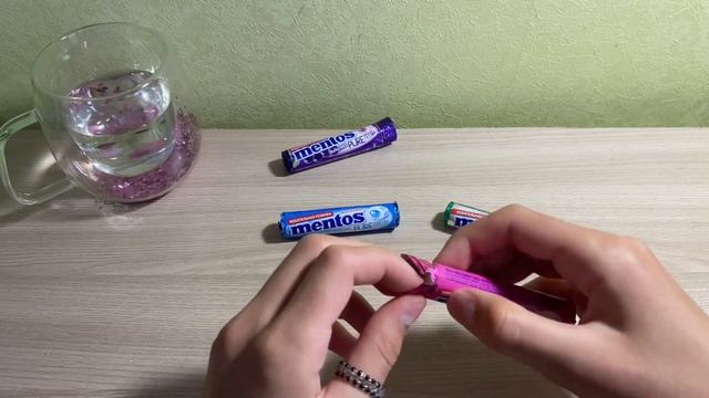 АСМР Дегустация Жвачек MENTOS 🍬 ЧАВКАНЬЕ ЗВУКИ РТА