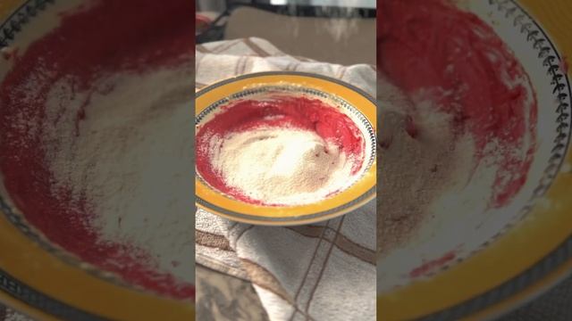 Нежные творожные сердечки ко дню всех ❤️ #творожныепончики #творожныешарики #рецепты #14февраля смотреть онлайн