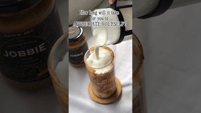 JOBBIE Peanut Butter Chocolate Latte #jobbierecipes #jobbienutbutter #shorts #coffee #latte смотреть онлайн