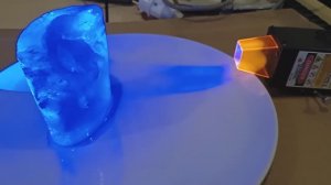 Лазер против сосулек (осторожно, опасно для зрения, не повторяйте)