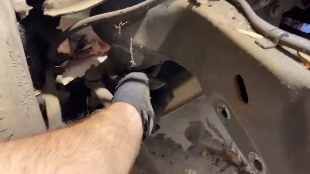 HZ One Tonner tear down Part 3 - Front end, Engine and tranny [FINAL] | The Shed Sesh смотреть онлайн