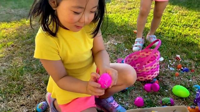 Desafío de Búsqueda de Huevos de Pascua 2021 para Emma y Kate! смотреть онлайн