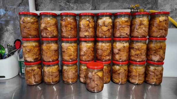 Стратегический запас домашней тушёнки из свинины в автоклаве Вейн 2 с автоматикой.