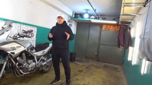 Как развернуть мотоцикл на Боковой подножке?//Ставим тяжелый  мотоцикл на центральную подножку?