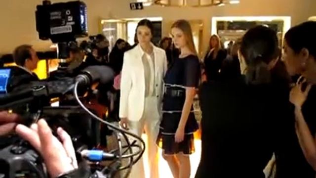Tory Burch inaugura la nuova boutique a Roma смотреть онлайн