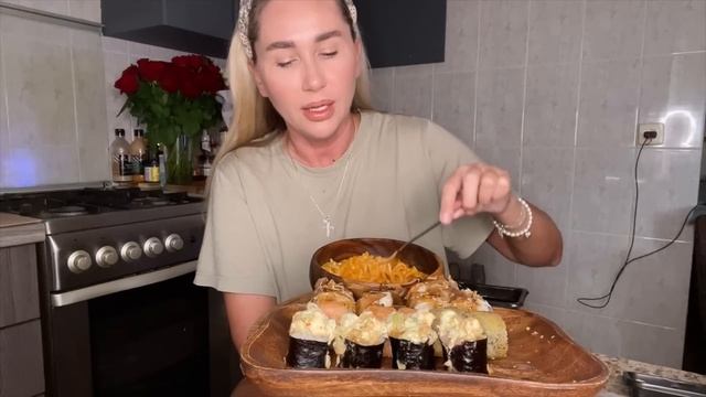 МУКБАНГ/РОЛЛЫ/ОСТРАЯ 🍜 ЛАПША смотреть онлайн