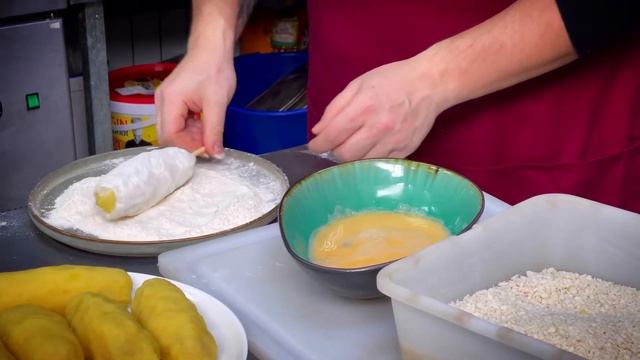 Пюрешка с сосиской может быть и такой! Вкуснейший рецепт корн-дога с картошкой и сыром смотреть онлайн