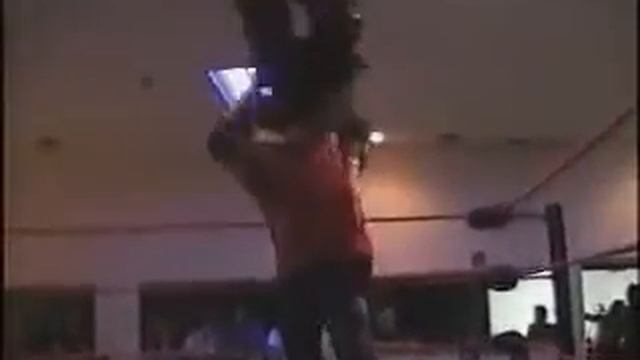 Epi The Phat Samoan vs. Tyler Bateman смотреть онлайн