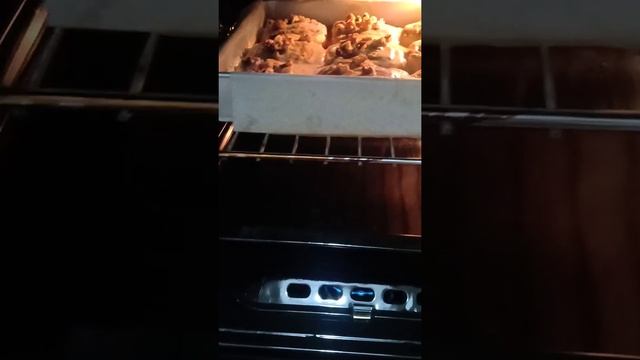 Baking Cinnamon Rolls with Walnuts (instead of pecans) [Cinnabon Copycat]// LK / Leny's Kitchen 👩🍳 смотреть онлайн