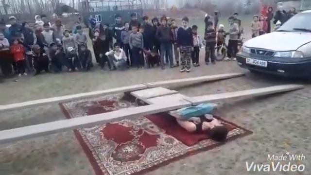 Узбекские канатоходцы. Выступление в Ошской области ,Араванский район ,село Уйгур Абад смотреть онлайн