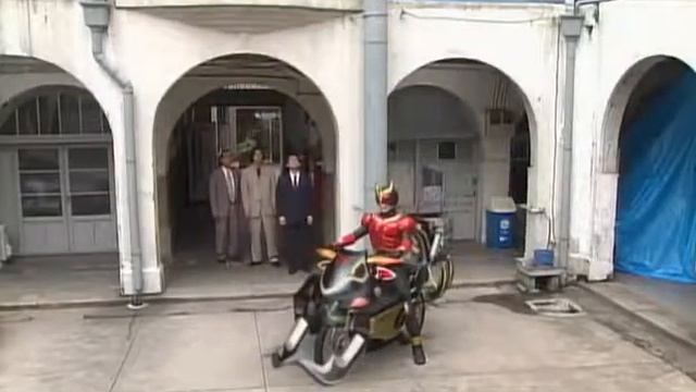 Watch Kuuga смотреть онлайн