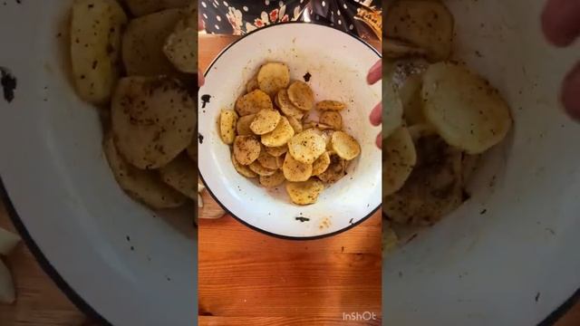 Шашлык из говядины. Нежнейший и мягчайший , на гарнир картошка во фритюре , три вида , вкуснооооо смотреть онлайн