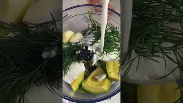 Идеальный соус из авокадо #лучшийсоус #универсальныйсоус смотреть онлайн