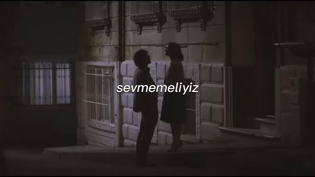 Sevmemeliyiz - Sena şener Lyrics (sözleri)