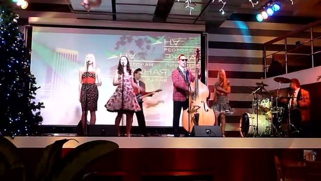 Las Vegas Combo - Hound Dog смотреть онлайн