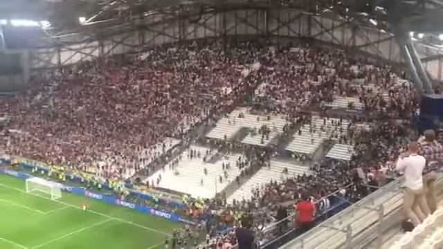 Fighting After match Russian and England fans EURO 2016 смотреть онлайн