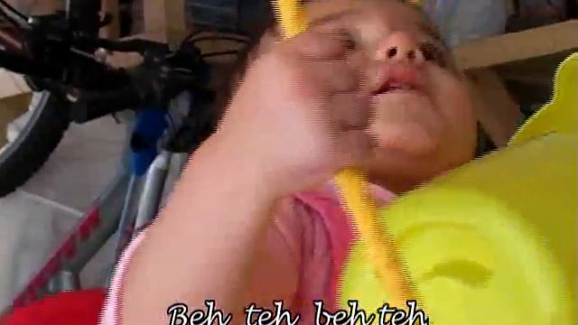 Sophia Papamichael Singing Happy Birthday смотреть онлайн