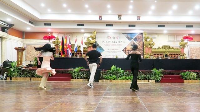 🎶 Legs - vanessa williams | Linedance | choreo : Asbarebare ( INA ) & Lilian Lo ( Hk ) смотреть онлайн