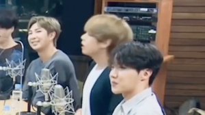 Taehyung’s cute reaction after realizing cameras were rolling while he was zipping his pants