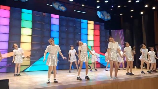 (Mambo No.5) SHow смотреть онлайн