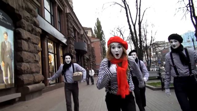 Lady in red from Kiev:) смотреть онлайн