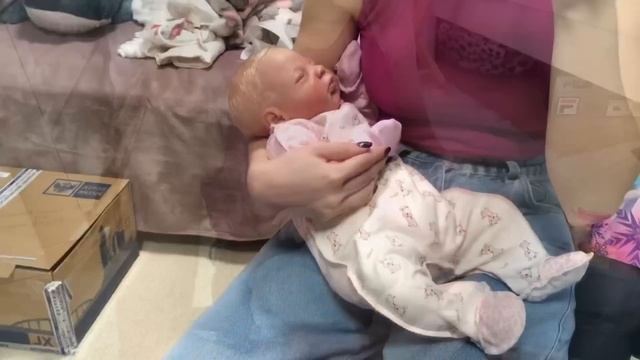Мэлади!!!!!Распаковка малышки реборн с канала Reborn Mother смотреть онлайн
