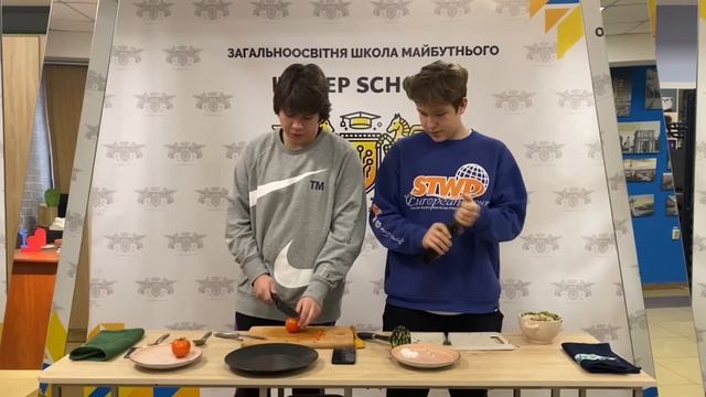 ЗАВТРАК С IT STEP SCHOOL #1.2 ПЕРЕЗАПУСК смотреть онлайн