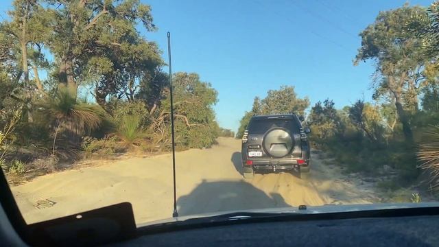 Stock Kakadu Horizon - Pajero 4x4 Track at WANERIA (soft sand) смотреть онлайн