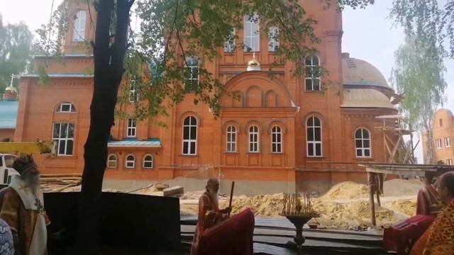 Первое богослужение на стройке храма иконы Богородицы "Всех скорбящих радосте" в Тарханово в 2021 г смотреть онлайн