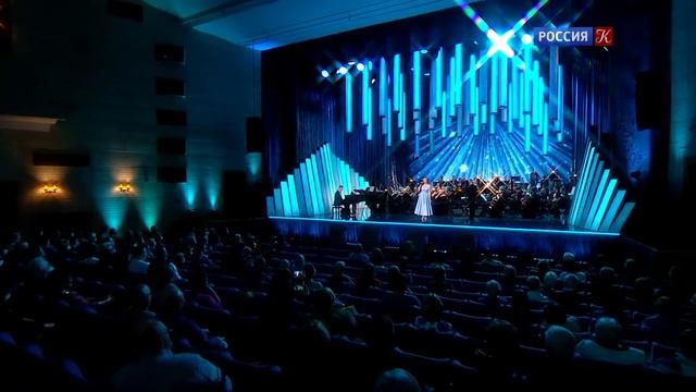 «А снег идёт» смотреть онлайн